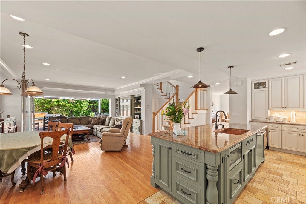 Photo of Listing #SB25048295