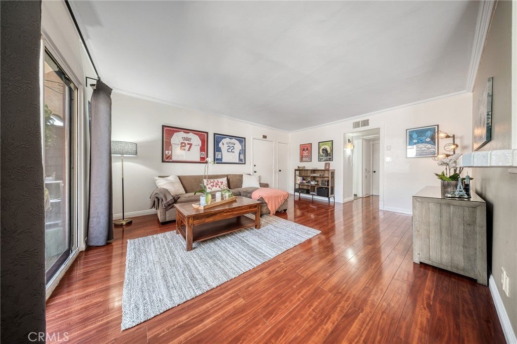 Photo of Listing #SR25088230