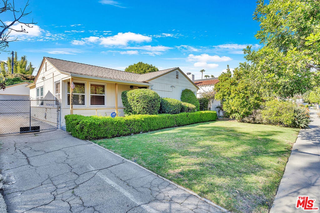 Photo of Listing #25524877