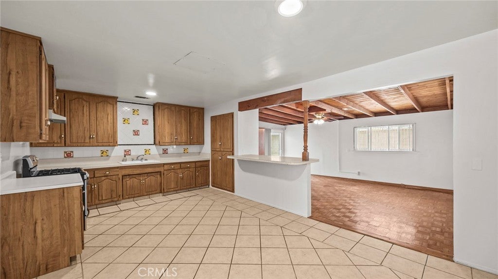 Photo of Listing #IV25088912