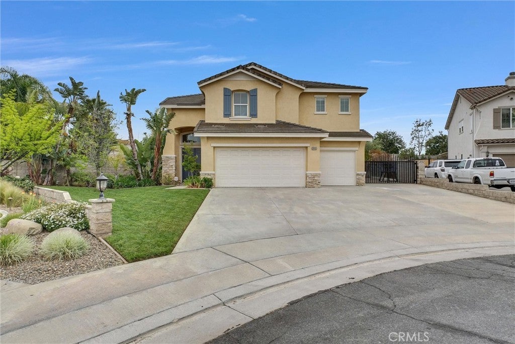 Photo of Listing #IV25087823