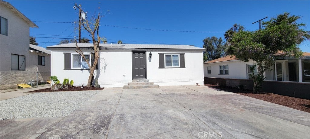 Photo of Listing #IV25088997