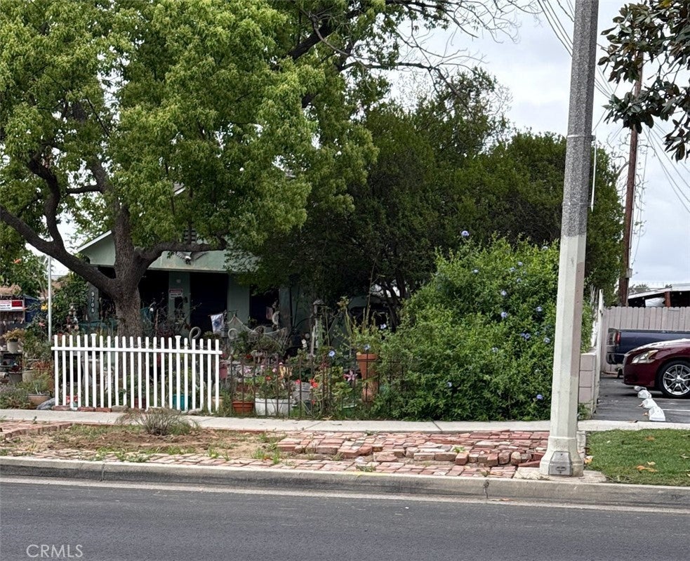 Photo of Listing #IV25089086