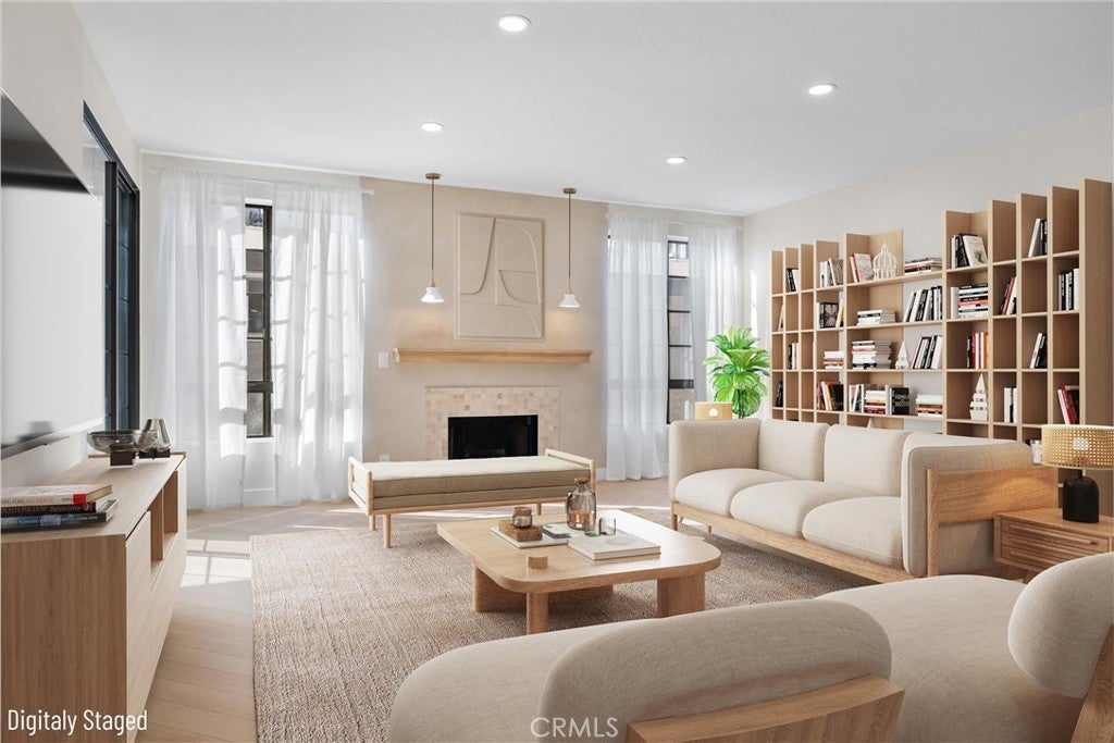 Photo of Listing #SR25087232