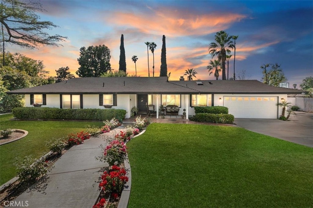 Photo of Listing #IV25078888