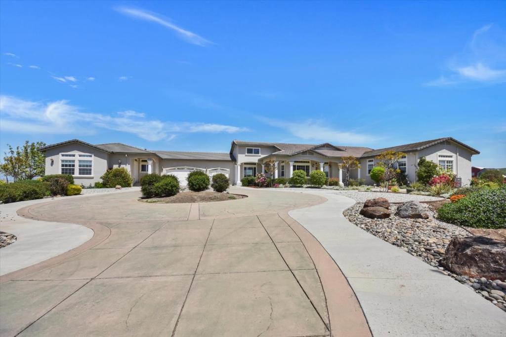 Photo of Listing #ML82003580