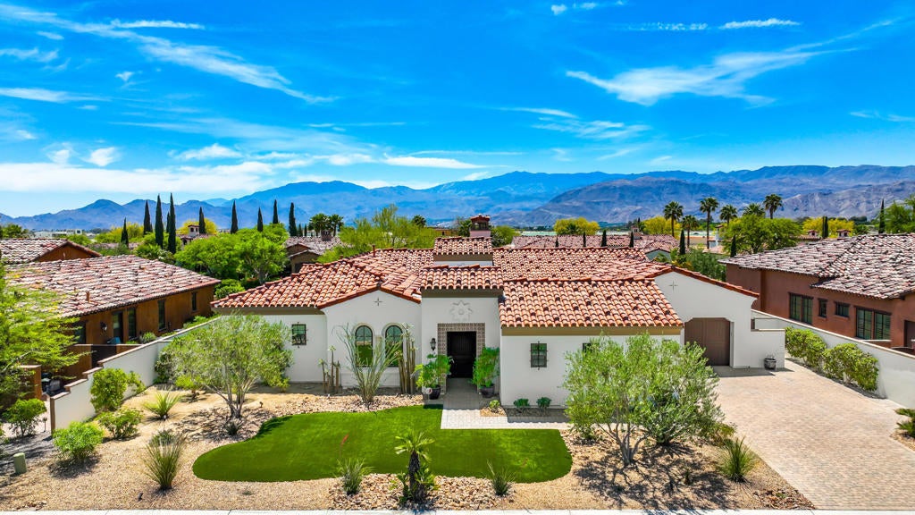 2 Cassis Circle, Rancho Mirage