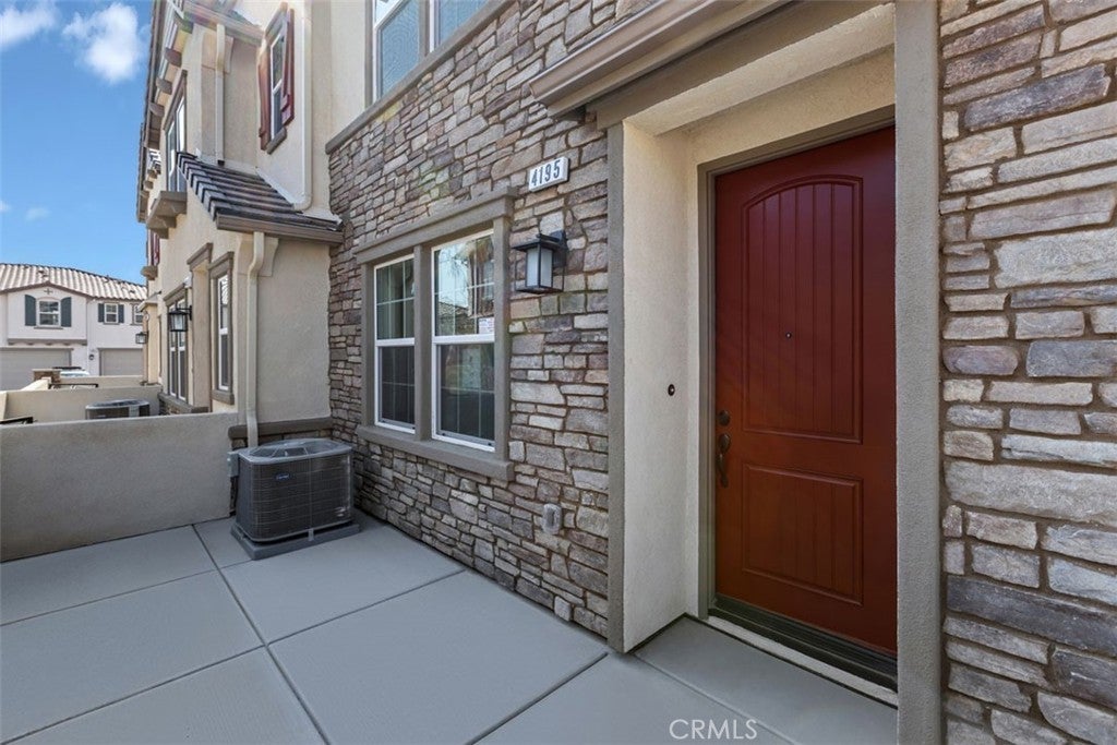 Photo of Listing #IV25089360