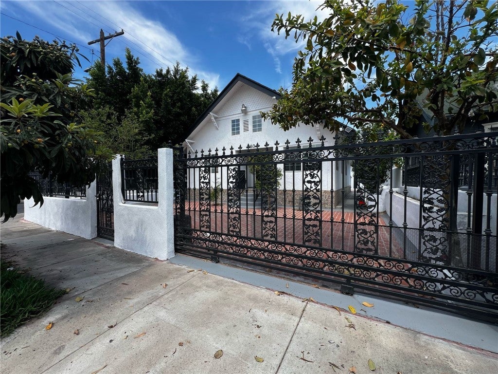 Photo of Listing #PW25089342