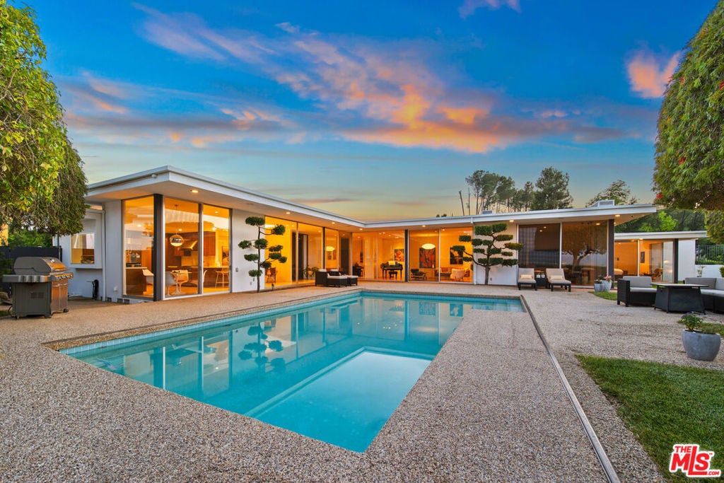 Photo of Listing #25516756