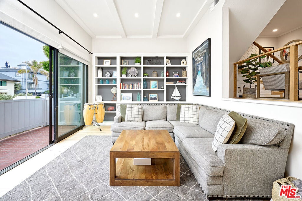 Photo of Listing #25526761