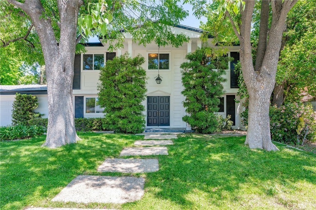 Photo of Listing #SR25089352