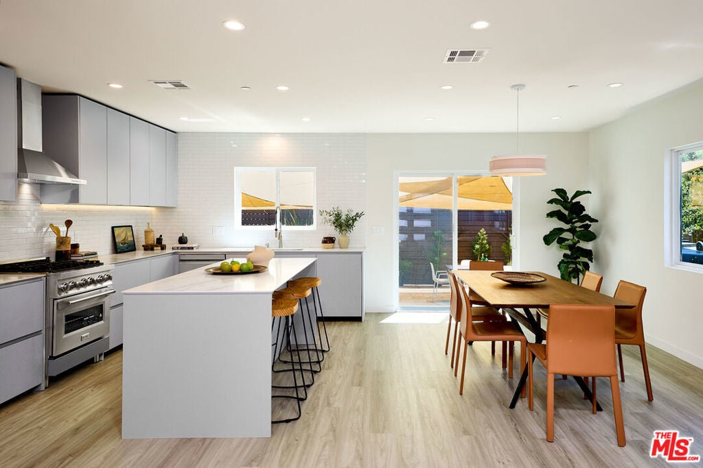 Photo of Listing #25526553