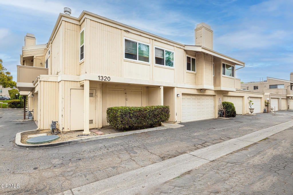 Photo of Listing #V1-29512