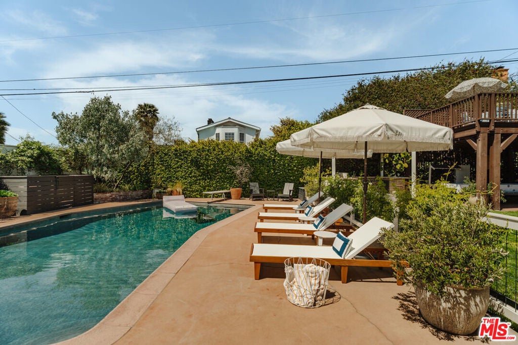 Photo of Listing #25529527