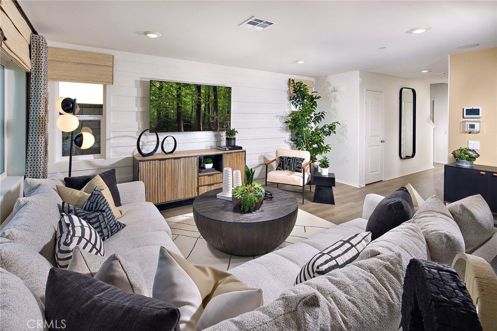 Photo of Listing #SW25090065