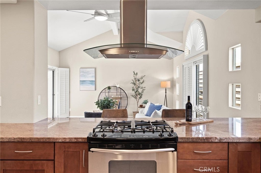 Photo of Listing #SB25089060