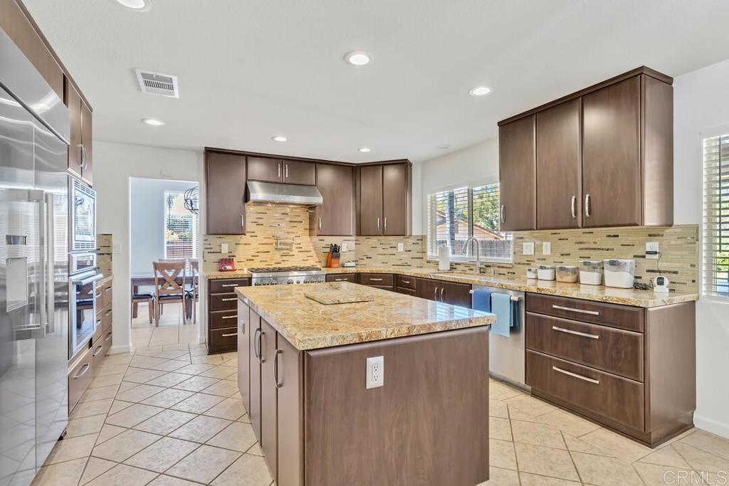 Photo of Listing #PTP2502922