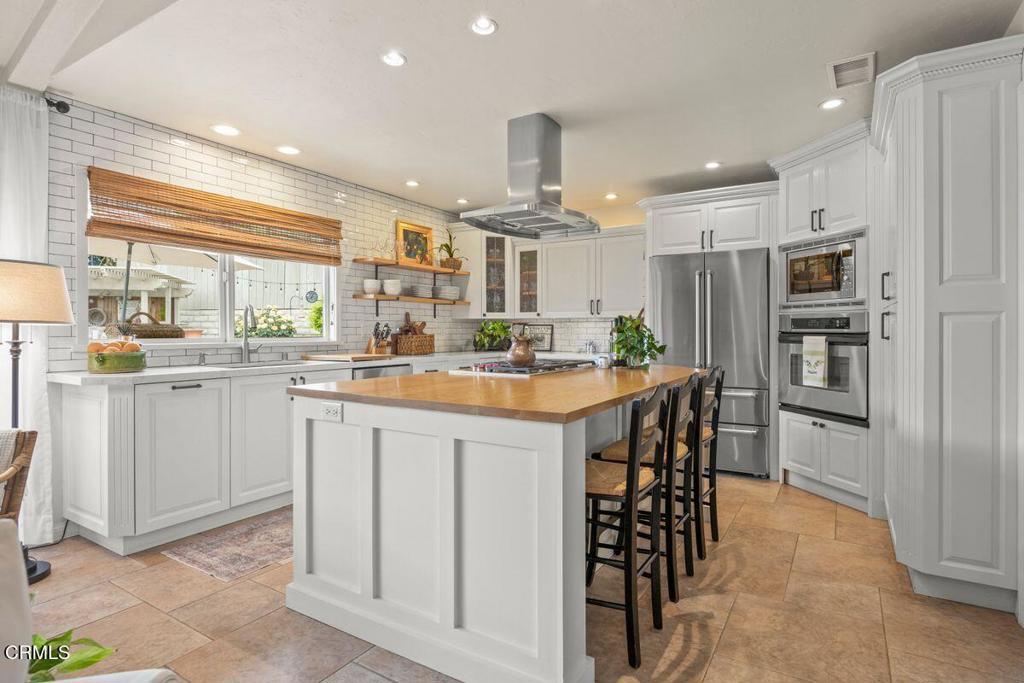 Photo of Listing #V1-29521