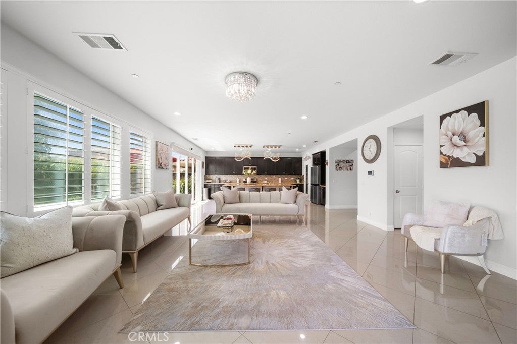 Photo of Listing #SW25088012