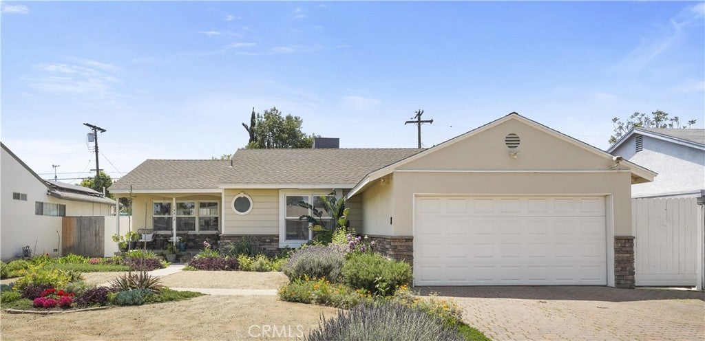 Photo of Listing #SR25090514