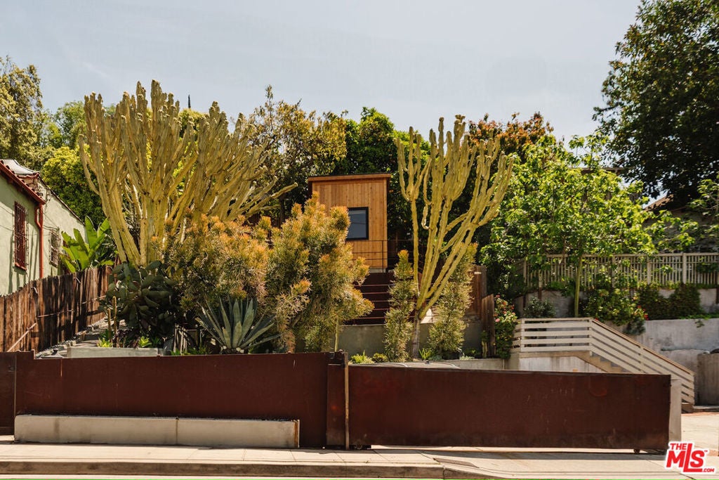 Photo of Listing #25529681