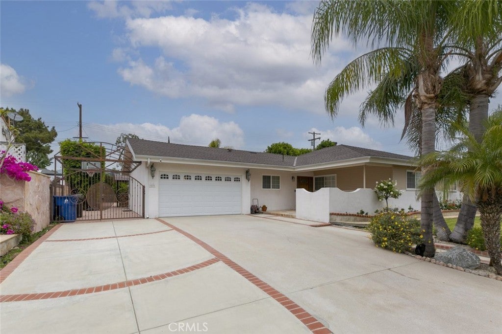 Photo of Listing #SR25090423