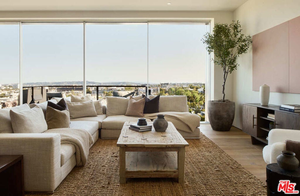 Photo of Listing #25528249