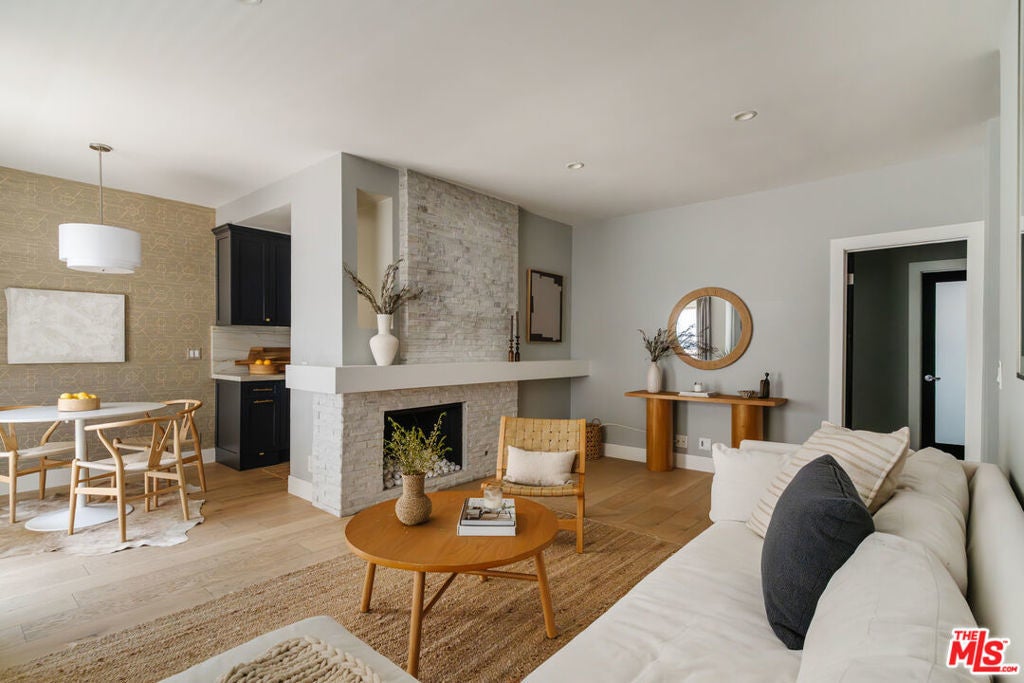 Photo of Listing #25529461