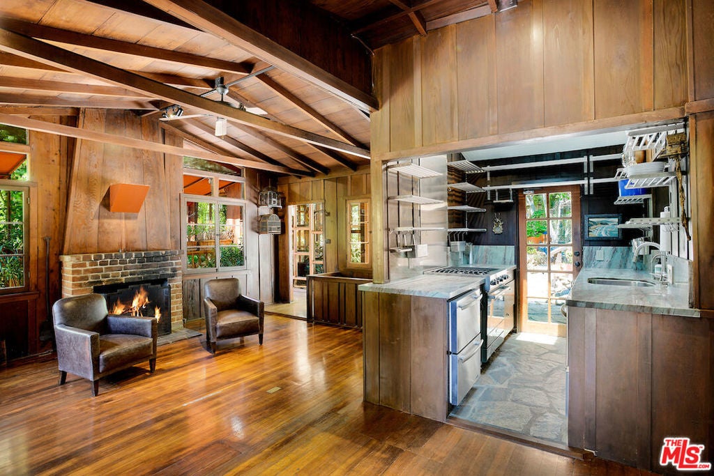 Photo of Listing #25530075