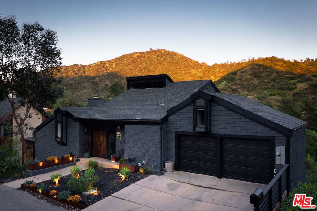 Photo of Listing #25528203