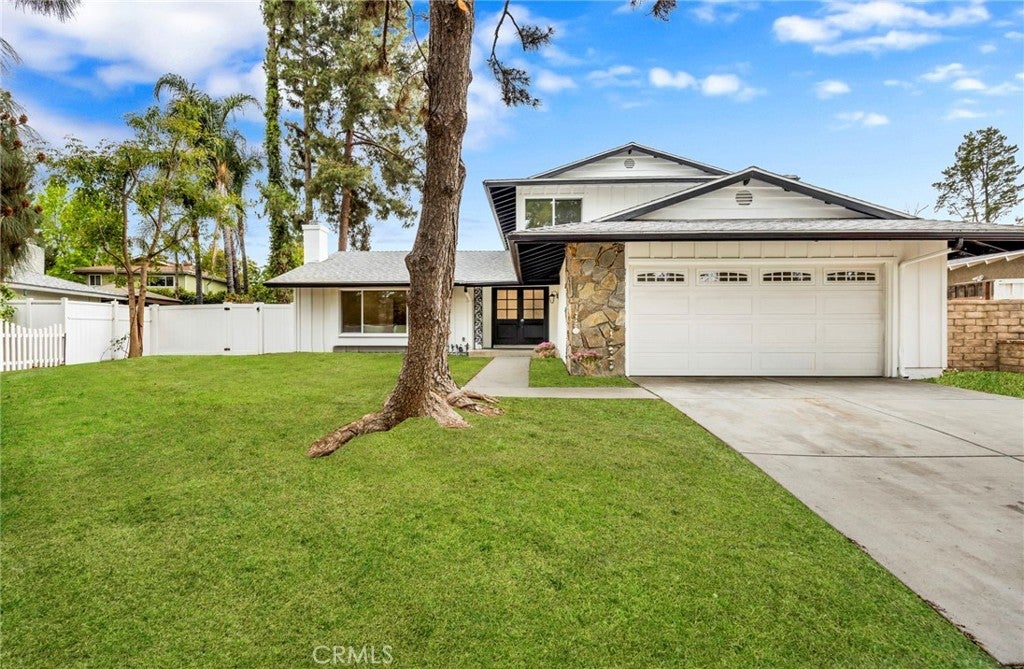 Photo of Listing #SR25090893