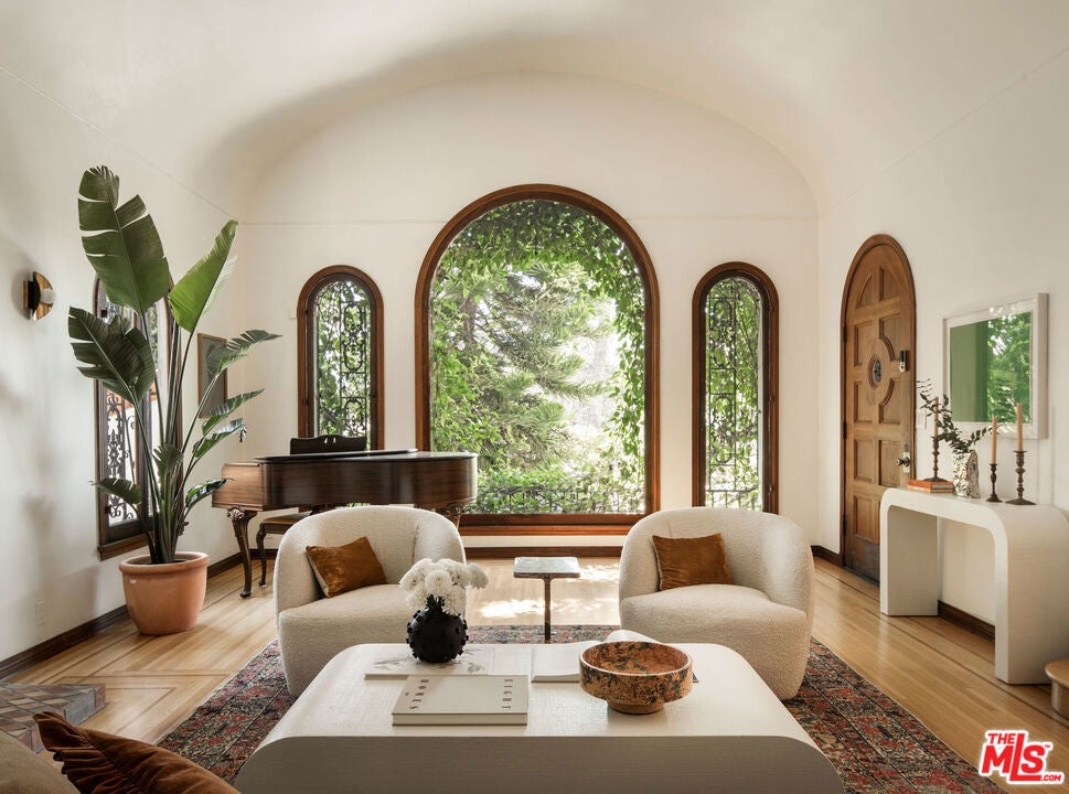 Photo of Listing #23275317