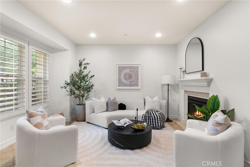 Photo of Listing #SB25090431