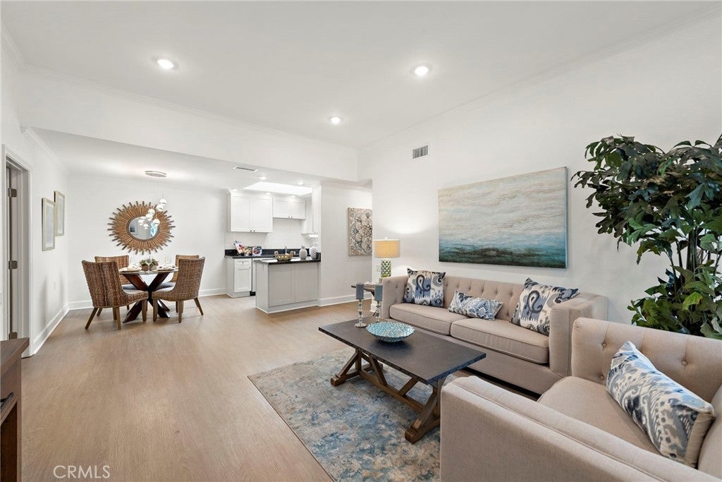 Photo of Listing #OC25091289