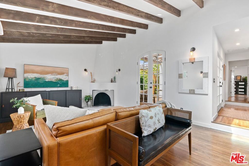 Photo of Listing #25527405