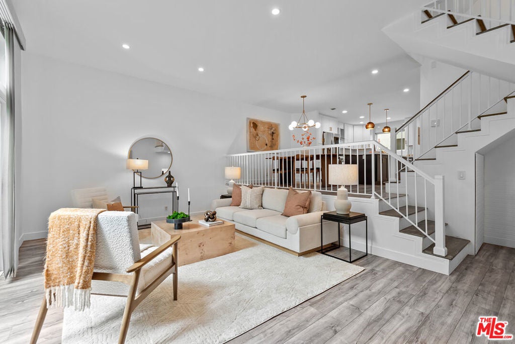 Photo of Listing #25526765