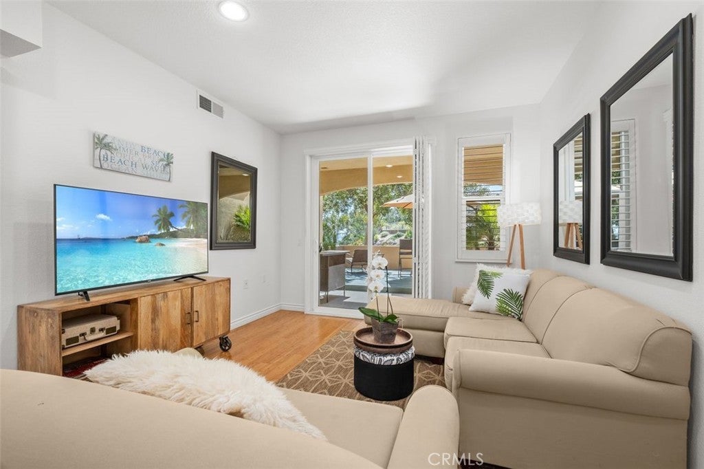 Photo of Listing #OC25091265