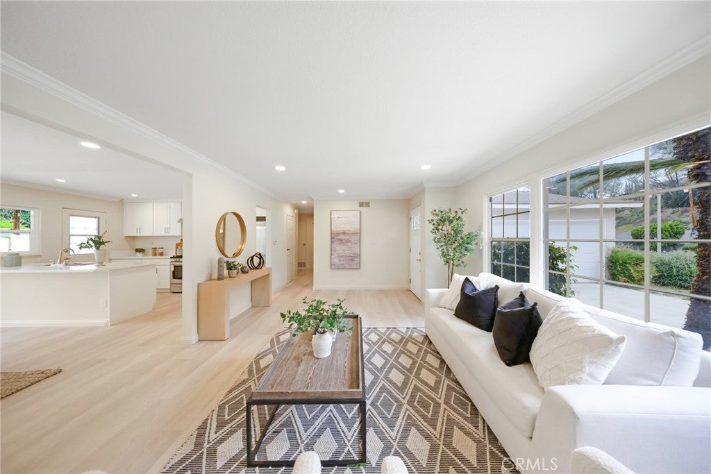 Photo of Listing #WS25078299