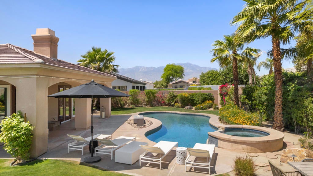 32 Calais Circle, Rancho Mirage