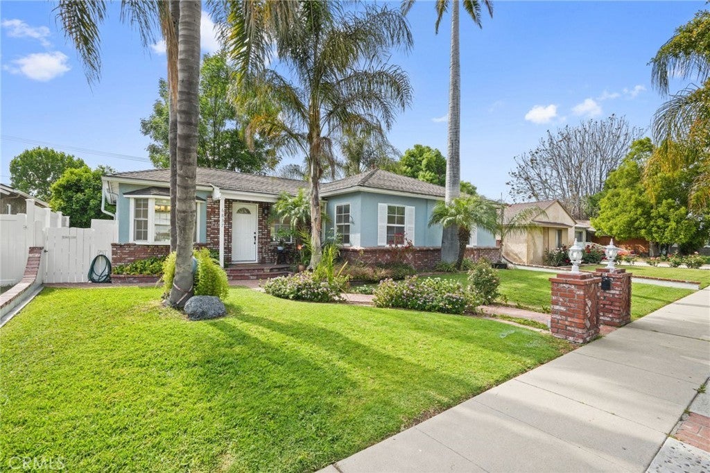 Photo of Listing #SR25091336