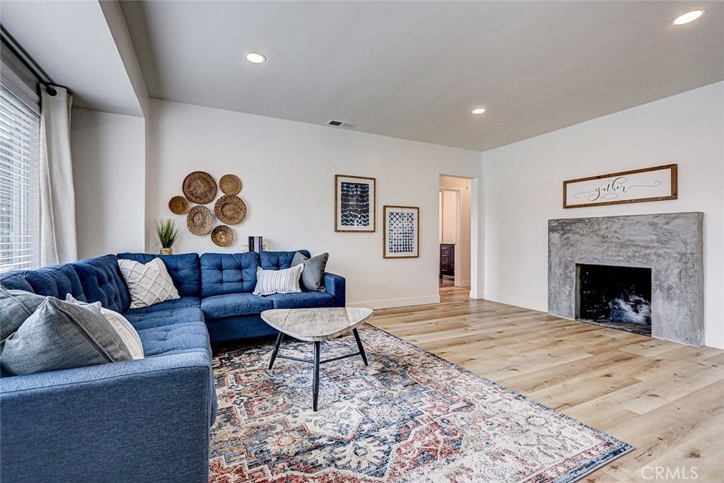 Photo of Listing #SB25071812