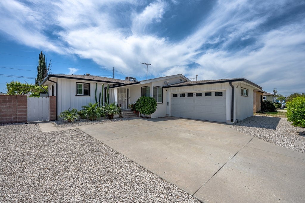 Photo of Listing #SR25091802