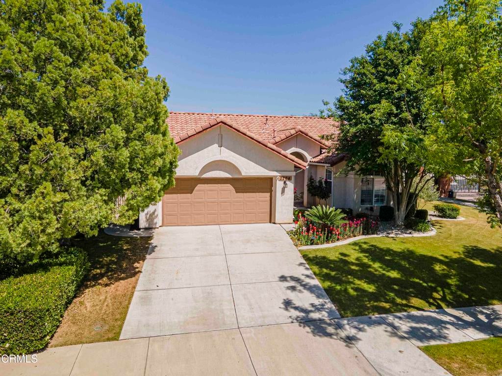 Photo of Listing #V1-29562