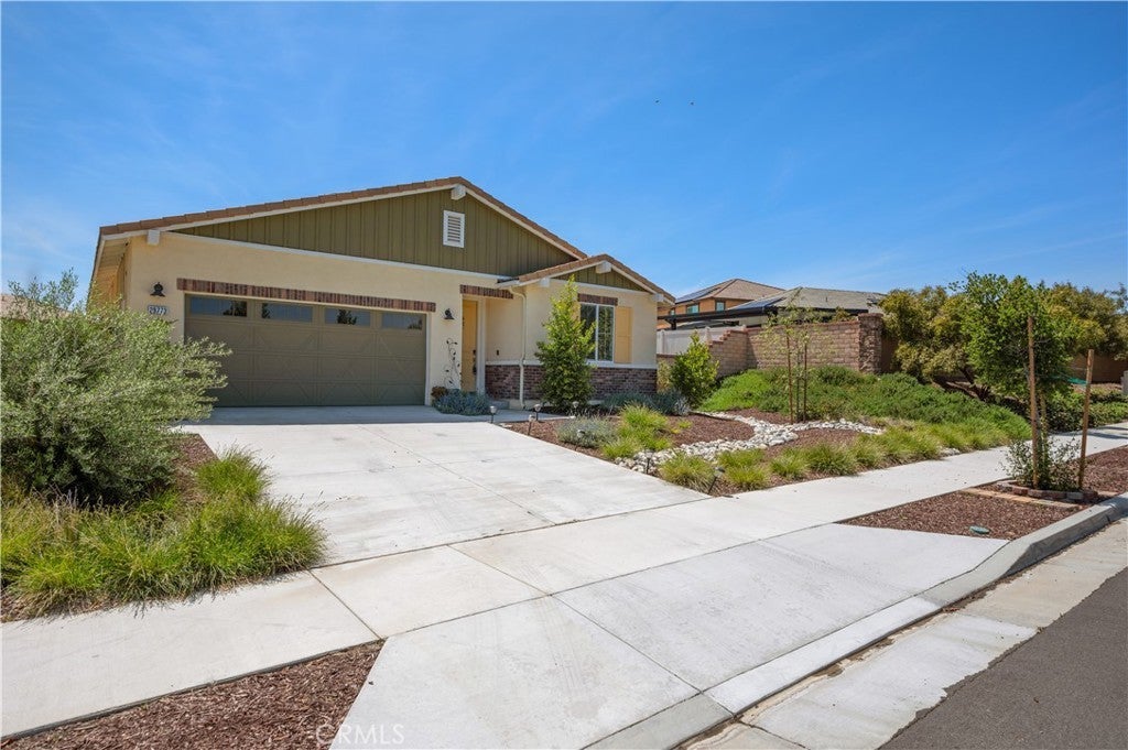 Photo of Listing #PV25091556