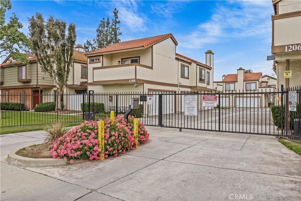 Photo of Listing #IV25092219