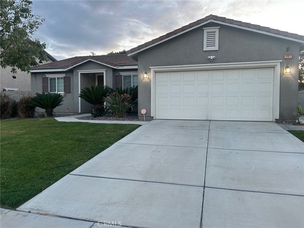 Photo of Listing #IV25092419