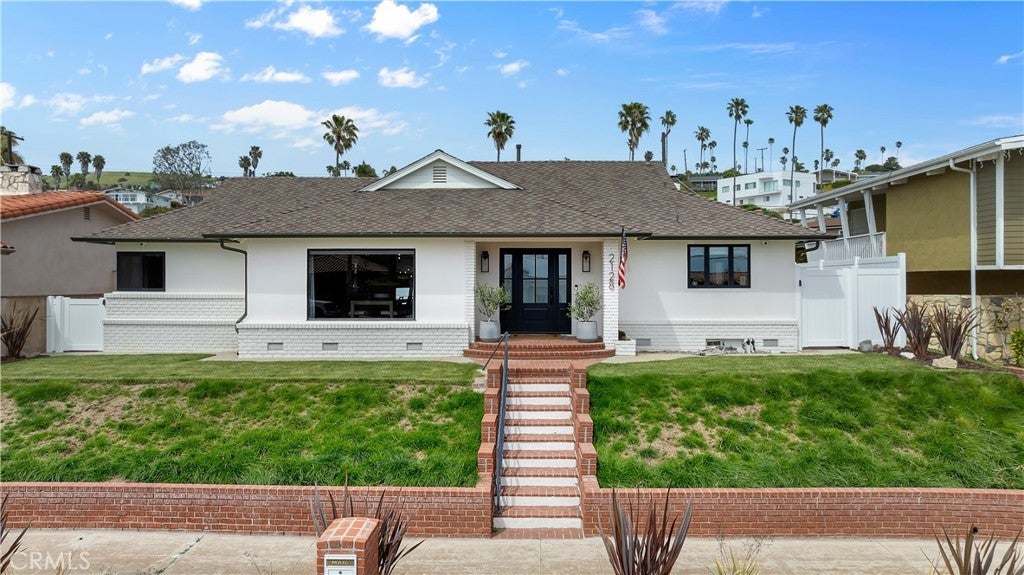 Photo of Listing #PV25092633