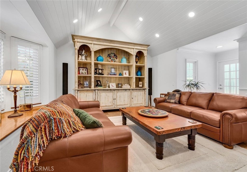 Photo of Listing #SB25065464