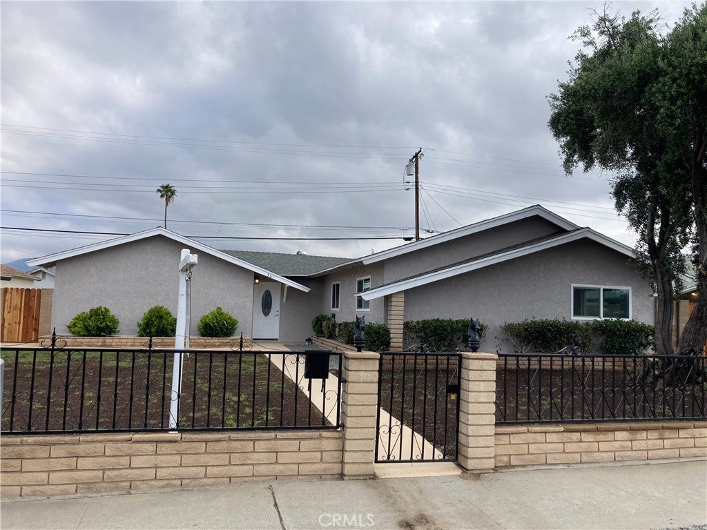 Photo of Listing #IV25092791